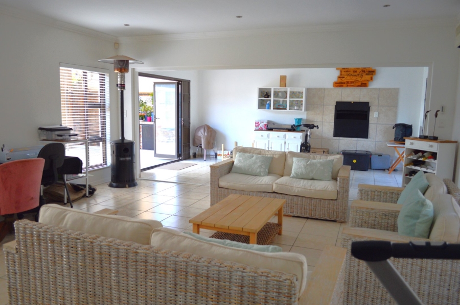 4 Bedroom Property for Sale in Wilkoppies North West